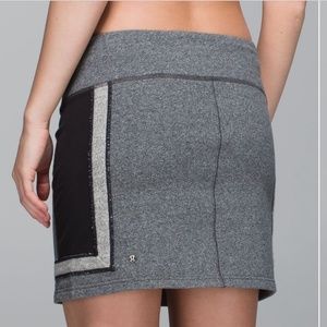 Lululemon Refresh Skirt Heathered Speckled Black / Heathered Black size 6